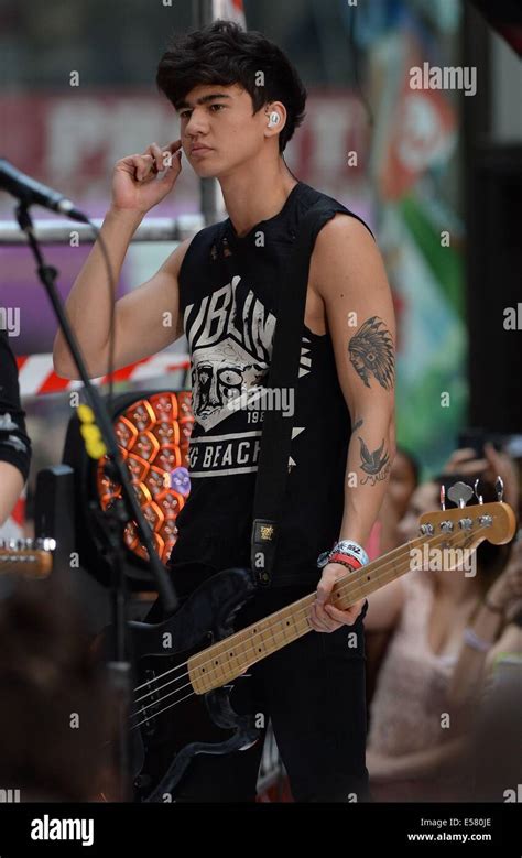 calum hood 2014|5 Seconds of Summer